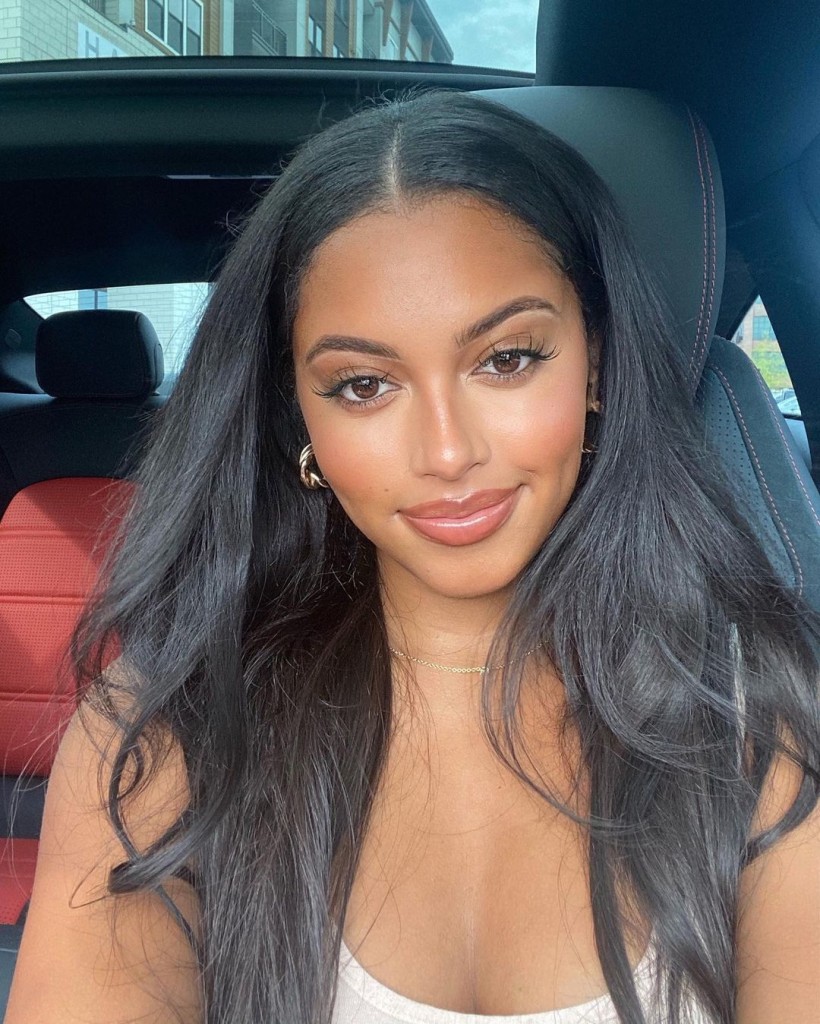 Kamaria, 25
