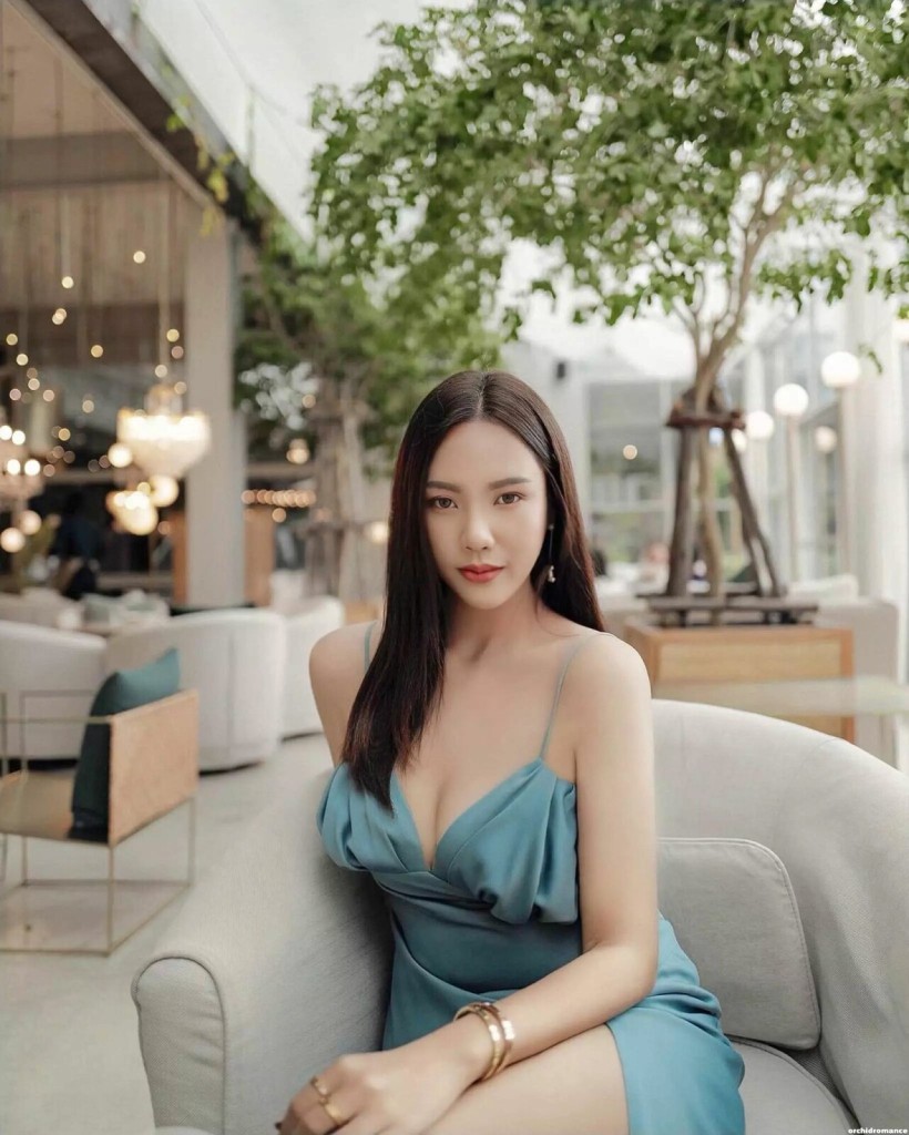 Honey Profile image 6